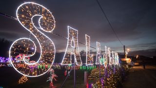 Još raskošnije izdanje: pogledajte kako izgleda Božićna priča obitelji Salaj gdje je ove godine zasjalo rekordnih 2.5 milijuna lampica