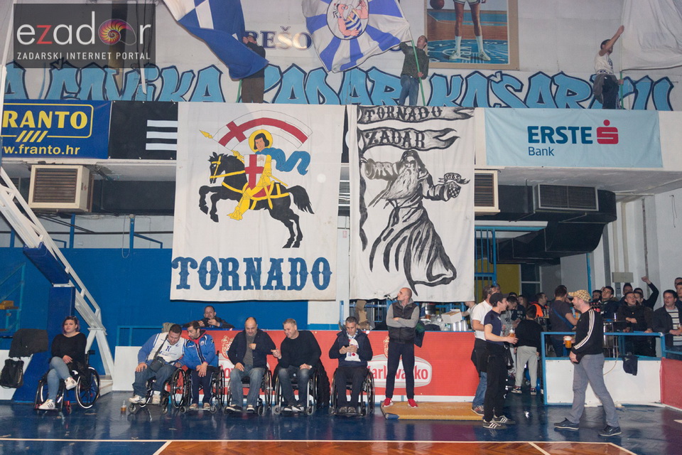 Humanitarno gledanje utakmice Zadar-Cibona u Jazinama Humanitarno gledanje utakmice Zadar-Cibona u Jazinama