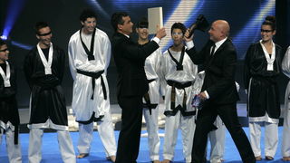 Zagreb, 051110.
Studio 2 Jadran filma, Oporovecka 12. 
Supertalent show Nove TV.
Na slici: natjecatelji sa voditeljima Igorom Mesinom i Reneom Bitorajcem.
Foto: Ranko Suvar / CROPIX