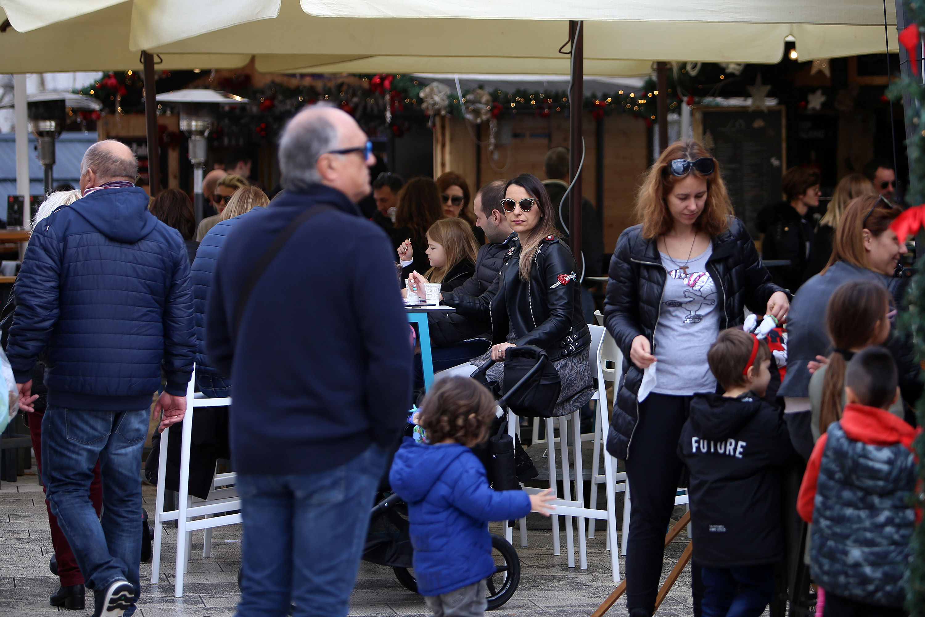 Adventske kućice su otvorile vrata, gastro ponuda je bolja i raznovrsnija nego ikad