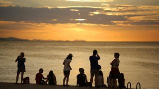 Zadrani i njihovi gosti jučer su mogli svjedociti nevjerojatnom zalasku sunca,
Photo: Filip Brala/PIXSELL Zadrani i njihovi gosti jučer su mogli svjedociti nevjerojatnom zalasku sunca,
Photo: Filip Brala/PIXSELL