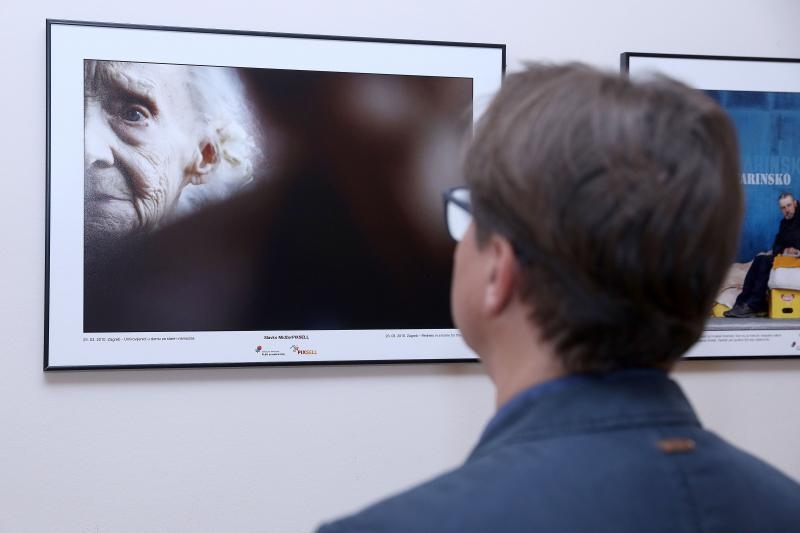 Otvorenje izložbe fotografija “U objektivu: Svakodnevica ljudskih prava” Otvorenje izložbe fotografija “U objektivu: Svakodnevica ljudskih prava”