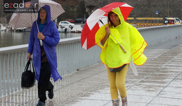 Đir gradom nakon poplave kataklizmičkih razmjera 11. rujna 2017.