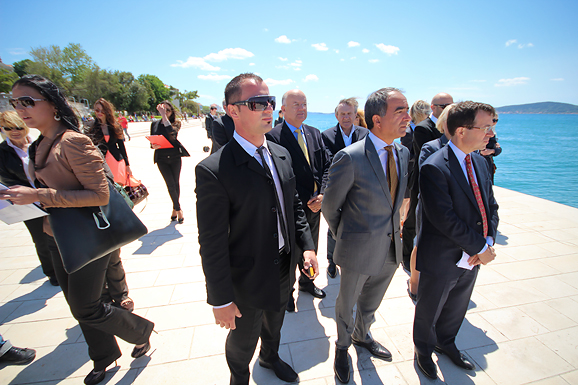 Svečanost polaganja J. Y. Costeau memorijalne ploče na Morskim orguljama