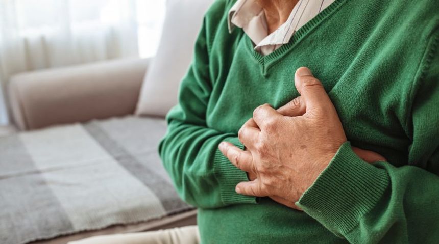 Bol u prsima, srčani udar Bol u prsima, srčani udar