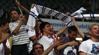 Zagreb, 180513.
Dvorana Kresimira Cosica. Kosarkaska utakmica polufinala doigravanja za prvaka Hrvatske (1 utakmica) izmedju KK Zadar i KK Cedevita.
Na fotografiji: navijaci Zadra Tornado.
Foto: Jure Miskovic / CROPIX Zagreb, 180513.
Dvorana Kresimira Cosica. Kosarkaska utakmica polufinala doigravanja za prvaka Hrvatske (1 utakmica) izmedju KK Zadar i KK Cedevita.
Na fotografiji: navijaci Zadra Tornado.
Foto: Jure Miskovic / CROPIX