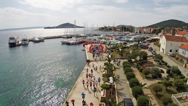 Gospodar OTOKA – uspon na Sv. Mihovil – Start
(nedjelja, 29. svibnja 2016. godine)
Start: 09:30 h, u centru Preka (Park Vrulja)
Cilj: tvr Gospodar OTOKA – uspon na Sv. Mihovil – Start
(nedjelja, 29. svibnja 2016. godine)
Start: 09:30 h, u centru Preka (Park Vrulja)
Cilj: tvr