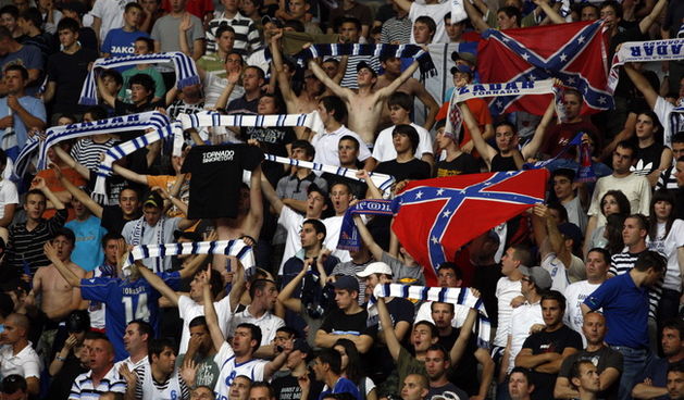 Zadar, 010610.
Dvorana Kresimir Cosic u Zadru. Druga finalna utakmica kosarkaskog prvenstva Hrvatske odigrana izmedju KK Zadar i KK Cibona. 
Na slici: Navijaci Zadra Tornado.
Foto: Jure Miskovic / CROPIX