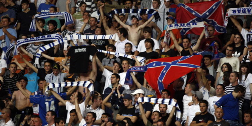 Zadar, 010610.
Dvorana Kresimir Cosic u Zadru. Druga finalna utakmica kosarkaskog prvenstva Hrvatske odigrana izmedju KK Zadar i KK Cibona. 
Na slici: Navijaci Zadra Tornado.
Foto: Jure Miskovic / CROPIX