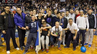 Humanitarno gledanje utakmice Zadar-Cibona (85-84) u Jazinama Humanitarno gledanje utakmice Zadar-Cibona (85-84) u Jazinama