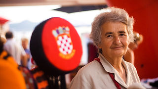 “Kupujmo hrvatsko” i “Vrijedne ruke” (foto:Saša Čuka) “Kupujmo hrvatsko” i “Vrijedne ruke” (foto:Saša Čuka)