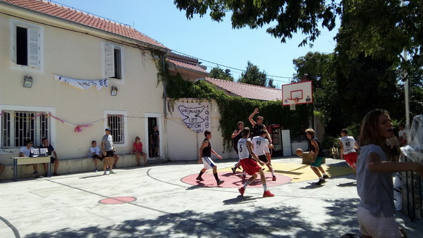 41. Otočki košarkaški turnir “Ist 2016”. Foto: Zvonimir Brzić 41. Otočki košarkaški turnir “Ist 2016”. Foto: Zvonimir Brzić