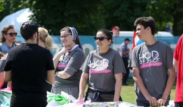 Na Trgu Franje Tuđmana okupljaju se sudionici inicijative ‘Hod za život, obitelj i Hrvatsku’