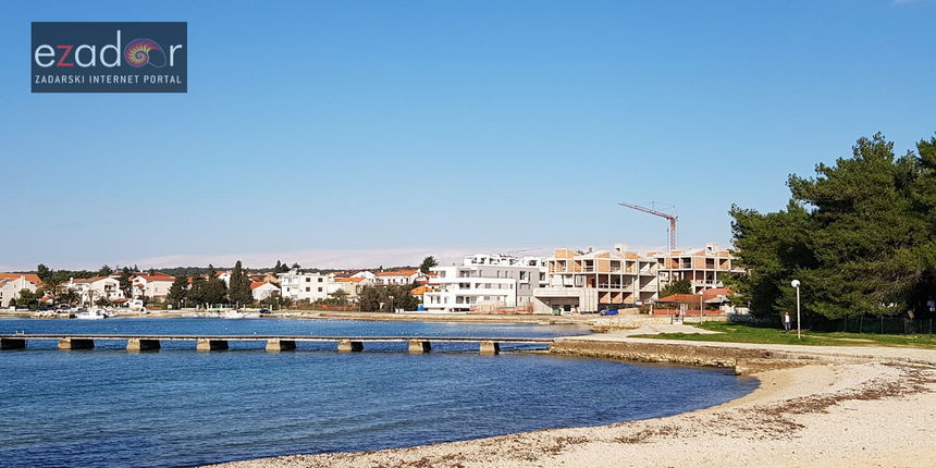 Diklo- novogradnja na ulazu u mjesto Diklo- novogradnja na ulazu u mjesto