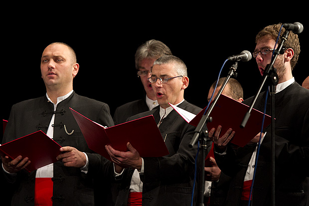 HNK Zadar: “Ljubi s ljubavlju”, foto: Leo Banić HNK Zadar: “Ljubi s ljubavlju”, foto: Leo Banić