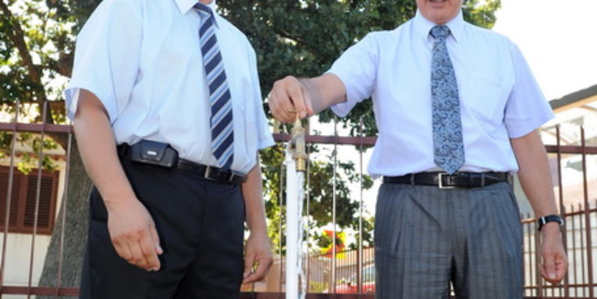 Zadar, 270810.Povodom obiljezavanja dana Opcine Policnik i blagdana Sv. Ivana Krstitelja Glavosjeka svecano je otvorena vodovodna mreza u Dracevcu Ninskom i Visocanima.Na fotografiji: otvaranje vodovodne mreze u Visocanima, nacelnik Opcine Policnik Dav Zadar, 270810.Povodom obiljezavanja dana Opcine Policnik i blagdana Sv. Ivana Krstitelja Glavosjeka svecano je otvorena vodovodna mreza u Dracevcu Ninskom i Visocanima.Na fotografiji: otvaranje vodovodne mreze u Visocanima, nacelnik Opcine Policnik Dav