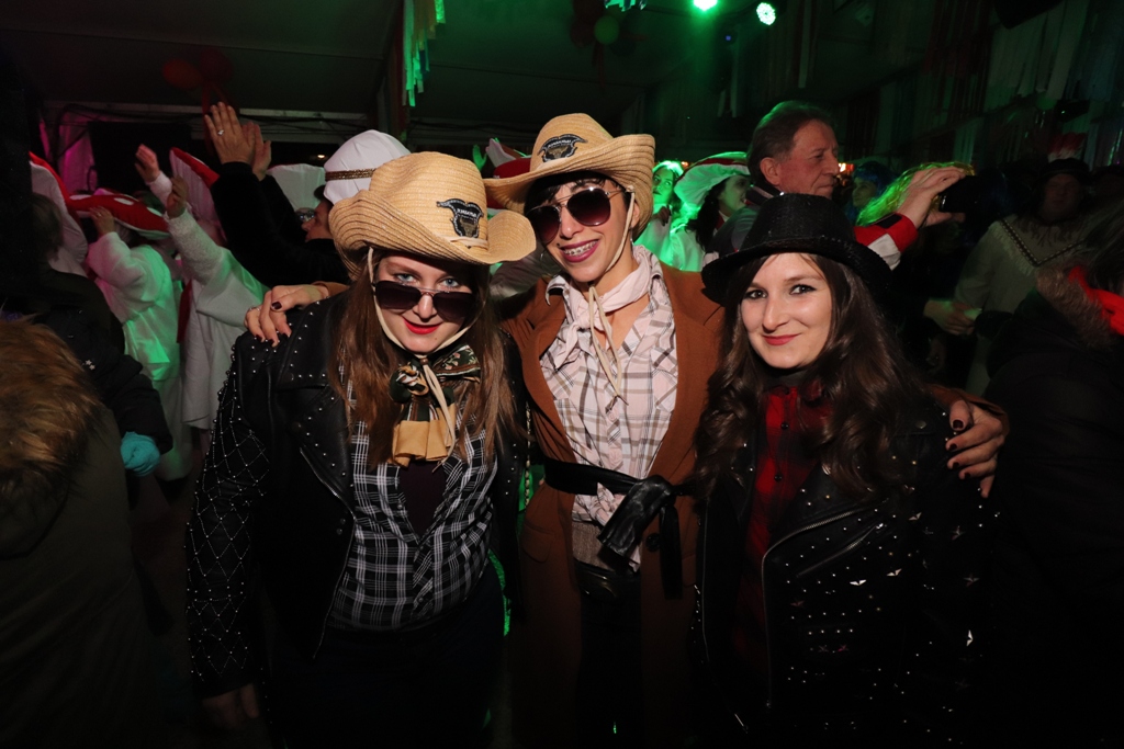 Cirkultura i Jasmin Stavros otvorili Maškare na Viru Cirkultura i Jasmin Stavros otvorili Maškare na Viru