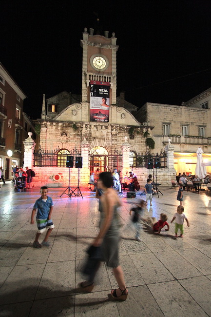 Narodni trg: koncert Aldemaromania trio & Ricardo Luque foto: Angelo Virag Narodni trg: koncert Aldemaromania trio & Ricardo Luque foto: Angelo Virag