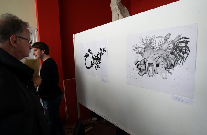 Zadar, 090413.
Narodni muzej, Poluotok. Zupanijska smotra Art dizajn ucenika srednjih skola Zadarske zupanije. Tema ovogodisnje smotre je: Amor vincit omnia (Ljubav sve pobjedjuje). Na smotri sudjeluje 8 srednjih skola Zadarske zupanije, a izlozeno je ok Zadar, 090413.
Narodni muzej, Poluotok. Zupanijska smotra Art dizajn ucenika srednjih skola Zadarske zupanije. Tema ovogodisnje smotre je: Amor vincit omnia (Ljubav sve pobjedjuje). Na smotri sudjeluje 8 srednjih skola Zadarske zupanije, a izlozeno je ok