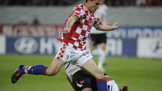 Klagenfurt, 190510.
Prijateljska nogometna utakmica na stadionu Hypo Group Arena izmedju reprezentacija Austrije i Hrvatske.
Na slici: Nikica Jelavic sa loptom.
Foto: Drago Sopta / CROPIX