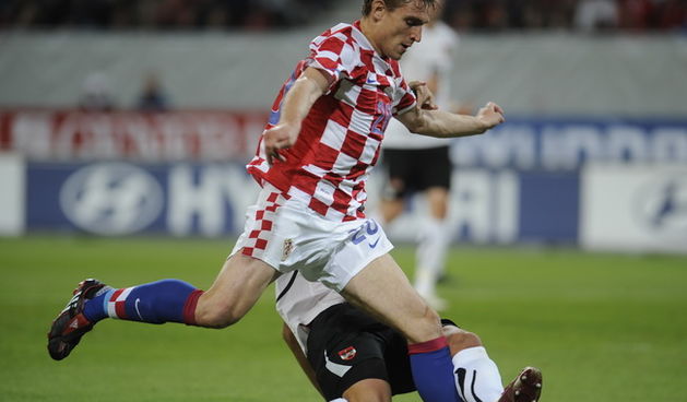 Klagenfurt, 190510.
Prijateljska nogometna utakmica na stadionu Hypo Group Arena izmedju reprezentacija Austrije i Hrvatske.
Na slici: Nikica Jelavic sa loptom.
Foto: Drago Sopta / CROPIX