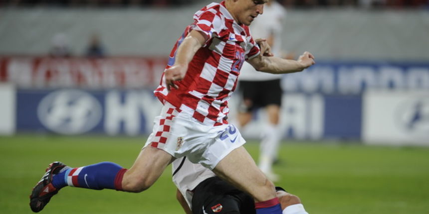 Klagenfurt, 190510.
Prijateljska nogometna utakmica na stadionu Hypo Group Arena izmedju reprezentacija Austrije i Hrvatske.
Na slici: Nikica Jelavic sa loptom.
Foto: Drago Sopta / CROPIX