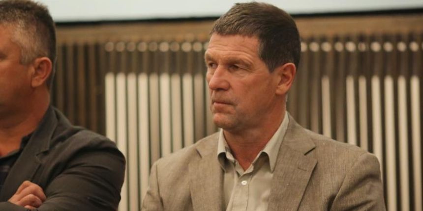 Jedini zadarski dnevni list proslavio je 20 godina od osnutka. Svecanosti su prisustvovali brojni gradjani iz javnog zivota, a govor su drzali vlasnik Albert Faggian, glavni urednik Luka Peric, osnivac Nedjeljko Jusup te gosti gradonacelnik Bozidar Kalme Jedini zadarski dnevni list proslavio je 20 godina od osnutka. Svecanosti su prisustvovali brojni gradjani iz javnog zivota, a govor su drzali vlasnik Albert Faggian, glavni urednik Luka Peric, osnivac Nedjeljko Jusup te gosti gradonacelnik Bozidar Kalme