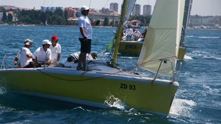 Image 988975 (auto) Image 988975 (auto)