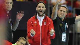 London, 310712.
Dvorana Copper Box.
Hrvatska muska rukometna reprezentacija igra utakmicu 2. kolo u skupini B protiv Srbije tokom Olimpijskih Igra u Londonu.
Na fotografiji: Ivano Balic i izbornik Slavko Goluza.
Foto: Drago Sopta / CROPIX