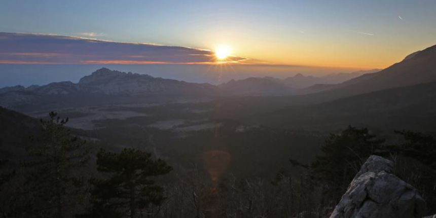 16.03.2014., Juzni Velebit – Topljenje snijega na Juznom Velebitu i procvjetani prvi planinski cvjetovi u ranom proljecu najavljuju skorasnje toplije vrijeme. Photo: Filip Brala/PIXSELL Autor Filip Brala/PIXSELL Ključne riječi rekreacija, planina, pro 16.03.2014., Juzni Velebit – Topljenje snijega na Juznom Velebitu i procvjetani prvi planinski cvjetovi u ranom proljecu najavljuju skorasnje toplije vrijeme. Photo: Filip Brala/PIXSELL Autor Filip Brala/PIXSELL Ključne riječi rekreacija, planina, pro