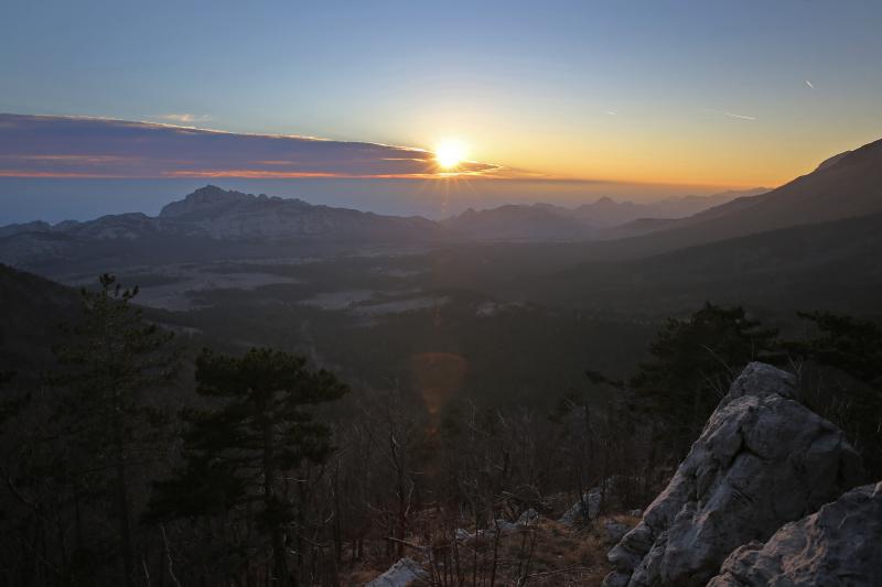 16.03.2014., Juzni Velebit – Topljenje snijega na Juznom Velebitu i procvjetani prvi planinski cvjetovi u ranom proljecu najavljuju skorasnje toplije vrijeme. Photo: Filip Brala/PIXSELL Autor Filip Brala/PIXSELL Ključne riječi rekreacija, planina, pro 16.03.2014., Juzni Velebit – Topljenje snijega na Juznom Velebitu i procvjetani prvi planinski cvjetovi u ranom proljecu najavljuju skorasnje toplije vrijeme. Photo: Filip Brala/PIXSELL Autor Filip Brala/PIXSELL Ključne riječi rekreacija, planina, pro