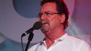 Virsko ljeto 2016: Tomislav Bralić i klapa Intrade oduševili 12 tisuća obožavatelja na virskoj rivi Virsko ljeto 2016: Tomislav Bralić i klapa Intrade oduševili 12 tisuća obožavatelja na virskoj rivi