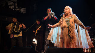 Esma Redžepova, prateći bend Folk Masters i gost Ibus Ibraimovski @ Arsenal Zadar Esma Redžepova, prateći bend Folk Masters i gost Ibus Ibraimovski @ Arsenal Zadar