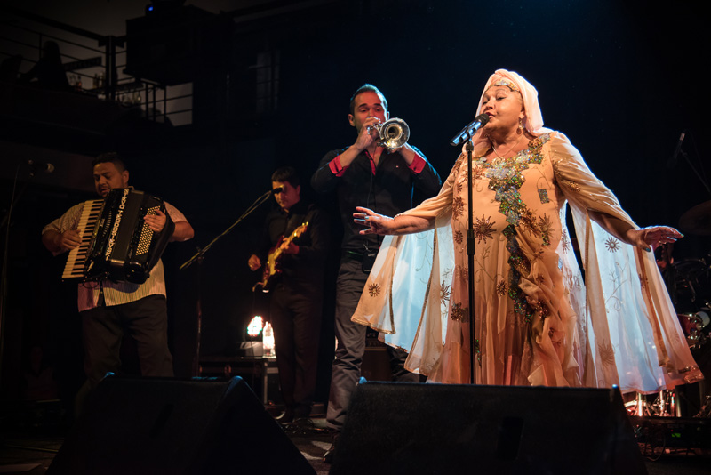 Esma Redžepova, prateći bend Folk Masters i gost Ibus Ibraimovski @ Arsenal Zadar Esma Redžepova, prateći bend Folk Masters i gost Ibus Ibraimovski @ Arsenal Zadar