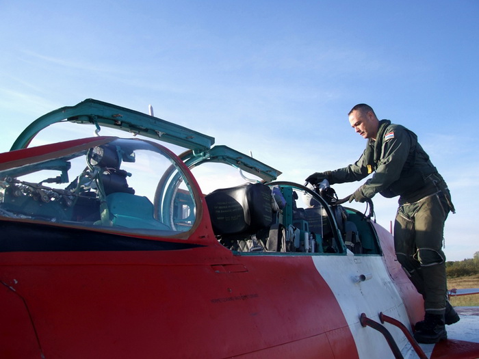 U 93. Zrakoplovnoj bazi u Zemuniku započela obuka pilota MIG-ova. Foto: Marinko Karačić/HRZ i PZO U 93. Zrakoplovnoj bazi u Zemuniku započela obuka pilota MIG-ova. Foto: Marinko Karačić/HRZ i PZO