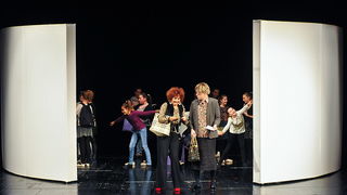 Plesna udruga Gesta: Božićni šoping u SuperOvoj, Foto: Željko Karavida Plesna udruga Gesta: Božićni šoping u SuperOvoj, Foto: Željko Karavida