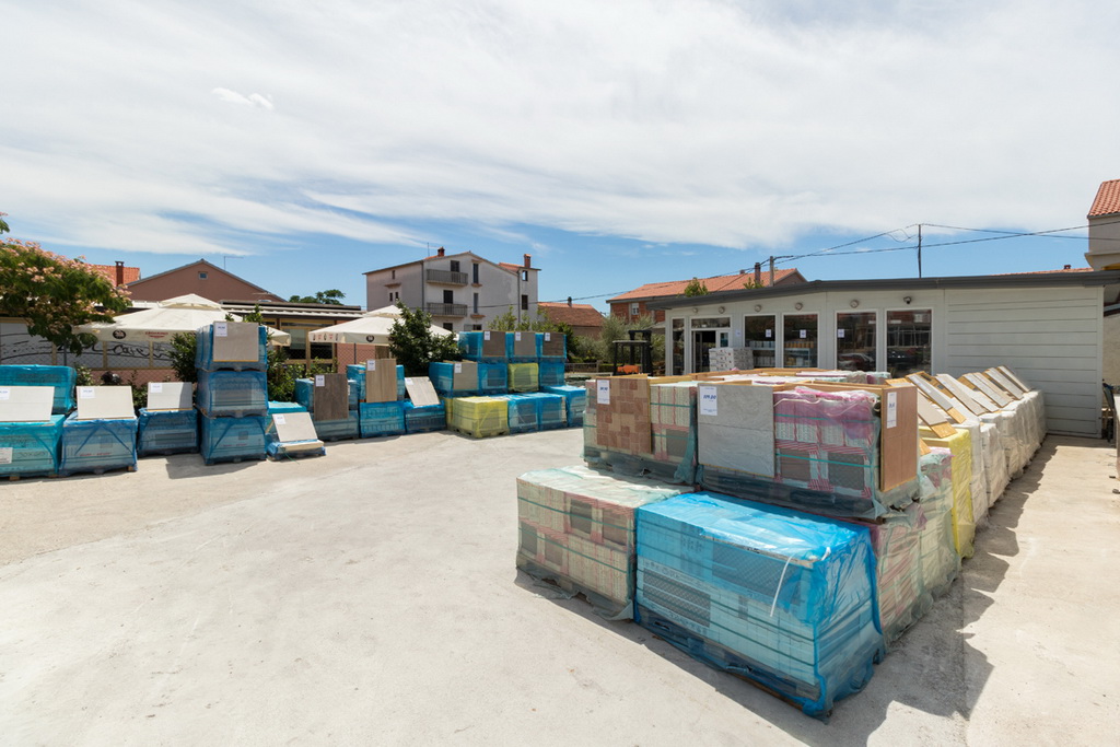 Vrhunska ponuda sanitarija i keramičkih pločica po nevjerojatnim cijenama u novootvorenoj trgovini “Latrina”