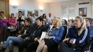 Vir: Dodjela materijalne pomoći roditeljima za nabavku udžbenika i školske opreme Vir: Dodjela materijalne pomoći roditeljima za nabavku udžbenika i školske opreme