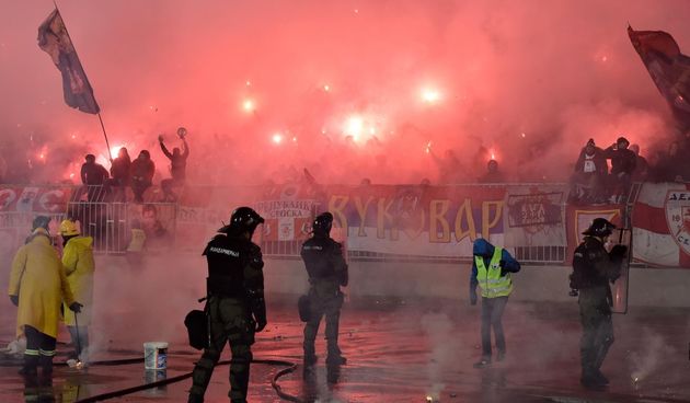 Grobari se međusobno potukli tijekom utakmice Partizan – Crvena zvezda