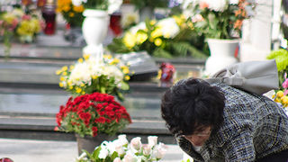 Gradsko groblje uoči blagdana Svih svetih (foto:Saša Čuka) Gradsko groblje uoči blagdana Svih svetih (foto:Saša Čuka)