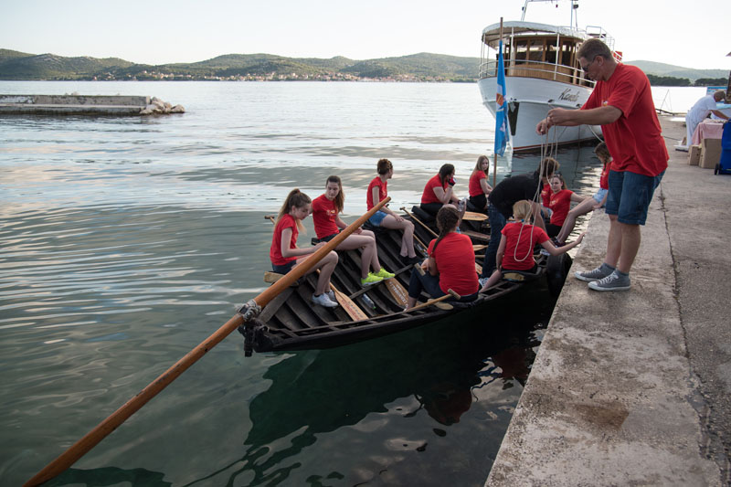 11. Gastol stol na biogradskoj rivi. Foto: Vinko Pešić 11. Gastol stol na biogradskoj rivi. Foto: Vinko Pešić