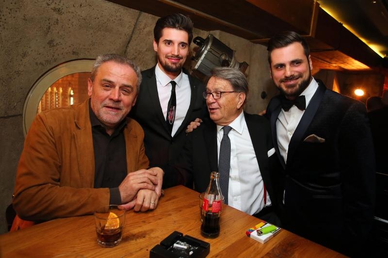 2CELLOS održali promociju novog albuma “Score” u kavani Johann Franck 2CELLOS održali promociju novog albuma “Score” u kavani Johann Franck