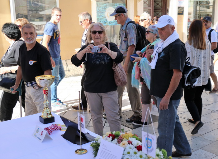 Na zadarskom Narodnom trgu najavljen Virski maraton 2016. Foto: Kažimir Škrbić/Virski list Na zadarskom Narodnom trgu najavljen Virski maraton 2016. Foto: Kažimir Škrbić/Virski list