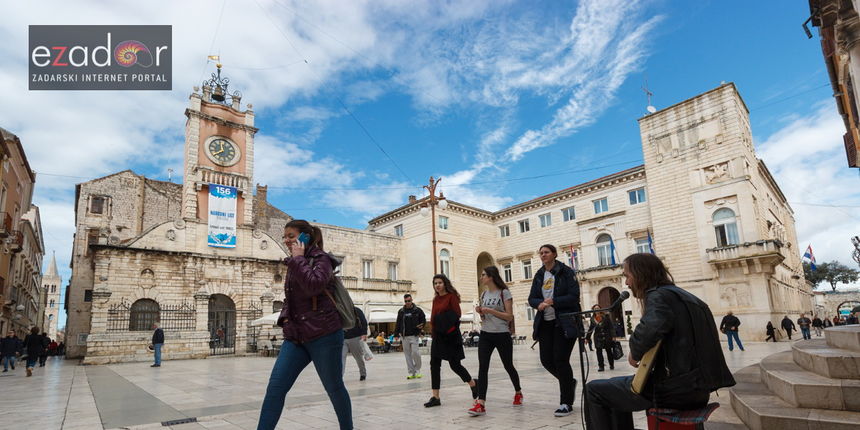 Đir po gradu, srijeda 14. ožujka 2018. Narodni trg, oblaci