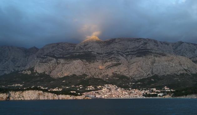 Panoramski pogled s mora na juznu stranu Biokova. Makarska. Photo: Ivo Cagalj/PIXSELL