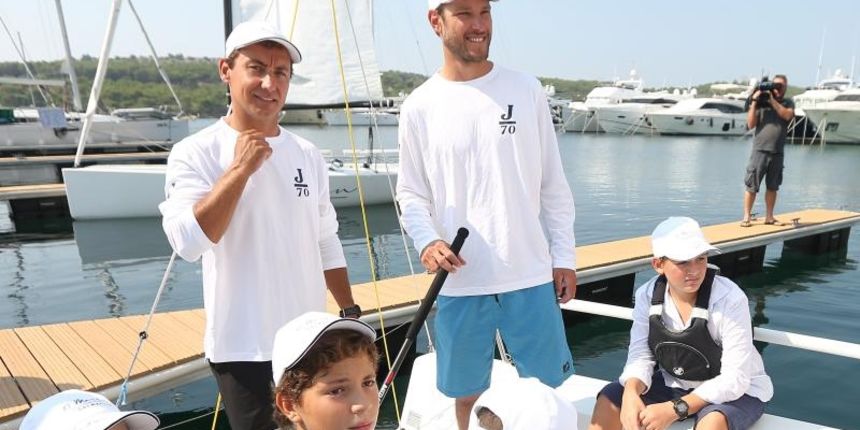 Zlatni olimpijci Fantela i Marenić družili se sa šibenskom djecom povodom dana jedrenja. Photo: Duško Jaramaz/PIXSELL Zlatni olimpijci Fantela i Marenić družili se sa šibenskom djecom povodom dana jedrenja. Photo: Duško Jaramaz/PIXSELL