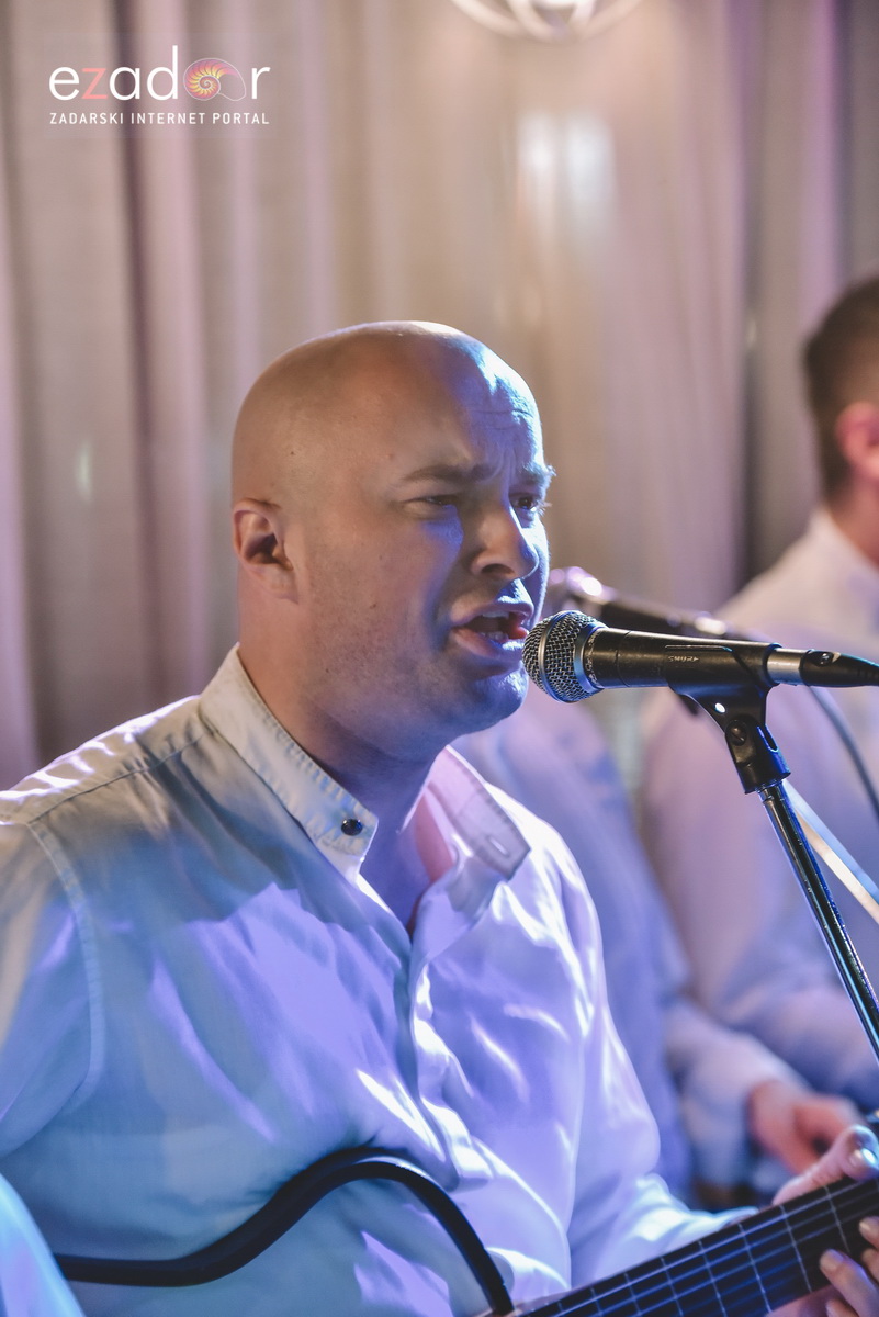 Uskrs u Harbor Cookhouse & Clubu uz klapu Iskon Uskrs u Harbor Cookhouse & Clubu uz klapu Iskon