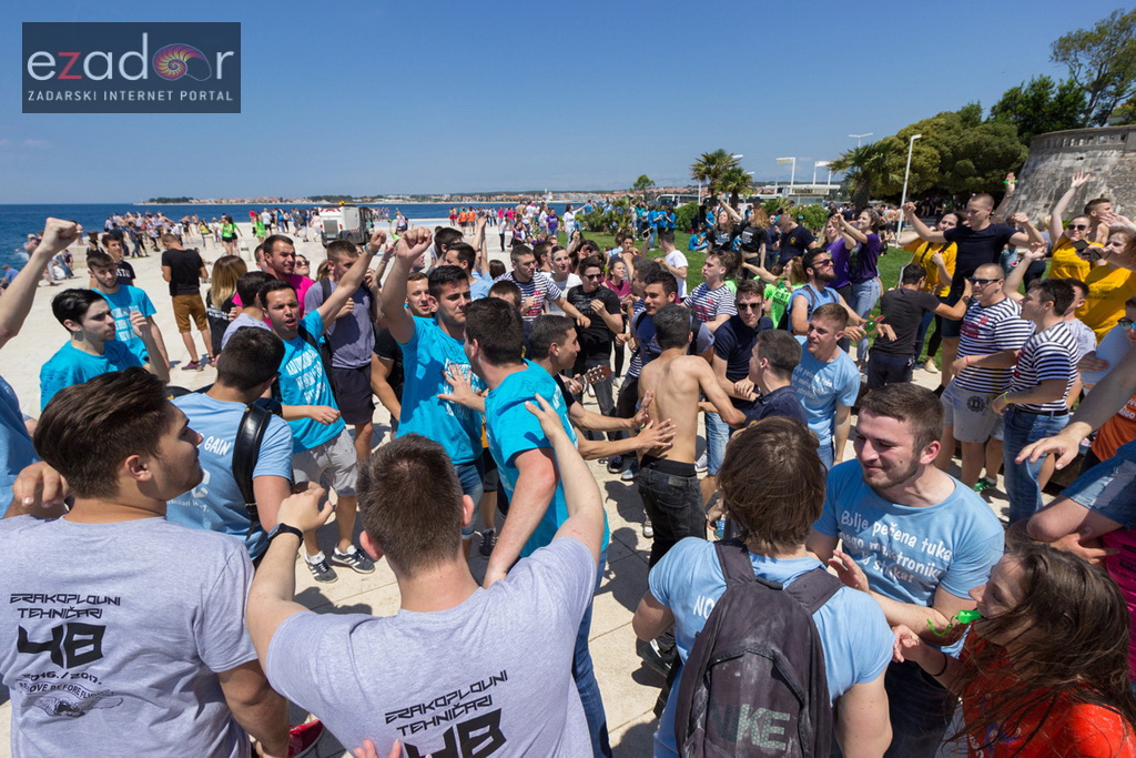 Ludijada zadarskih maturanata na Pozdravu suncu i Morskim orguljama