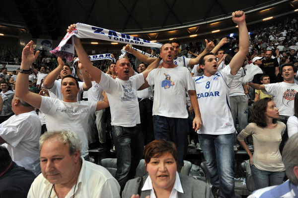 Zadar, 260513.
Dvorana Kresimira Cosica. 
3. polufinalna utakmica prvenstva Hrvatske izmedju KK Zadar i KK Cedevita.
Na fotografiji: navijaci.
Foto: Luka Gerlanc / CROPIX