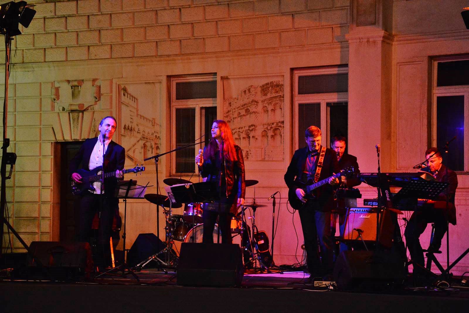 FIMBA After party na Narodnom trgu uz bend Songbusters FIMBA After party na Narodnom trgu uz bend Songbusters